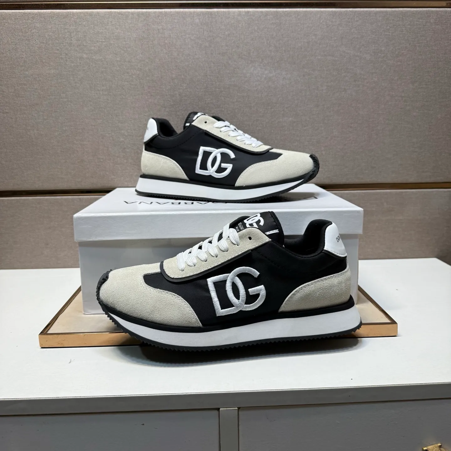 ⬛️Men's shoes💰p462【DG～】Couple casual shoes, 2025z cabinet sales simultaneously 🔶Size: 35-44#️⃣ 🔷1 color🔜The upper is made of multi-material splicing➕Mesh lining, comfortable and breathable, sole: original comfortable, wear-resistant and non-slip outsole, ⚠️Real shot📱Photographed🎬The real thing is better📢📢📢